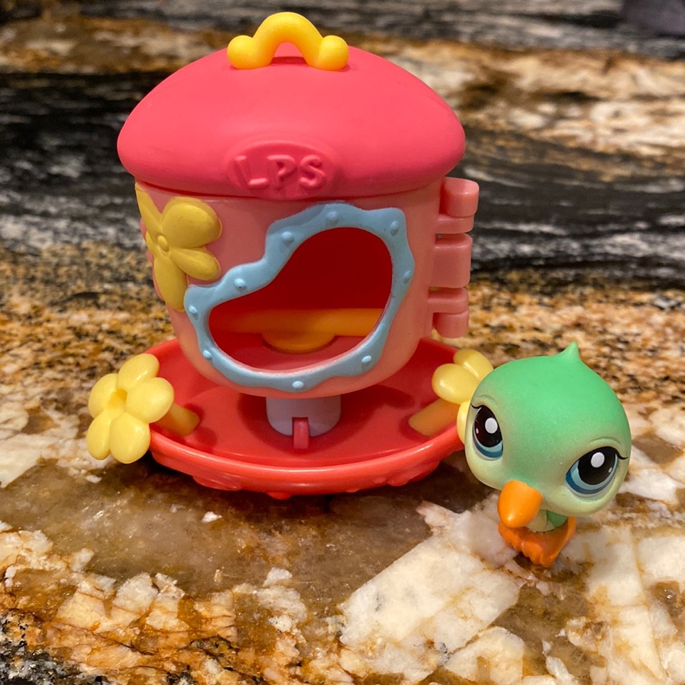 Littlest Pet Shop hummingbird